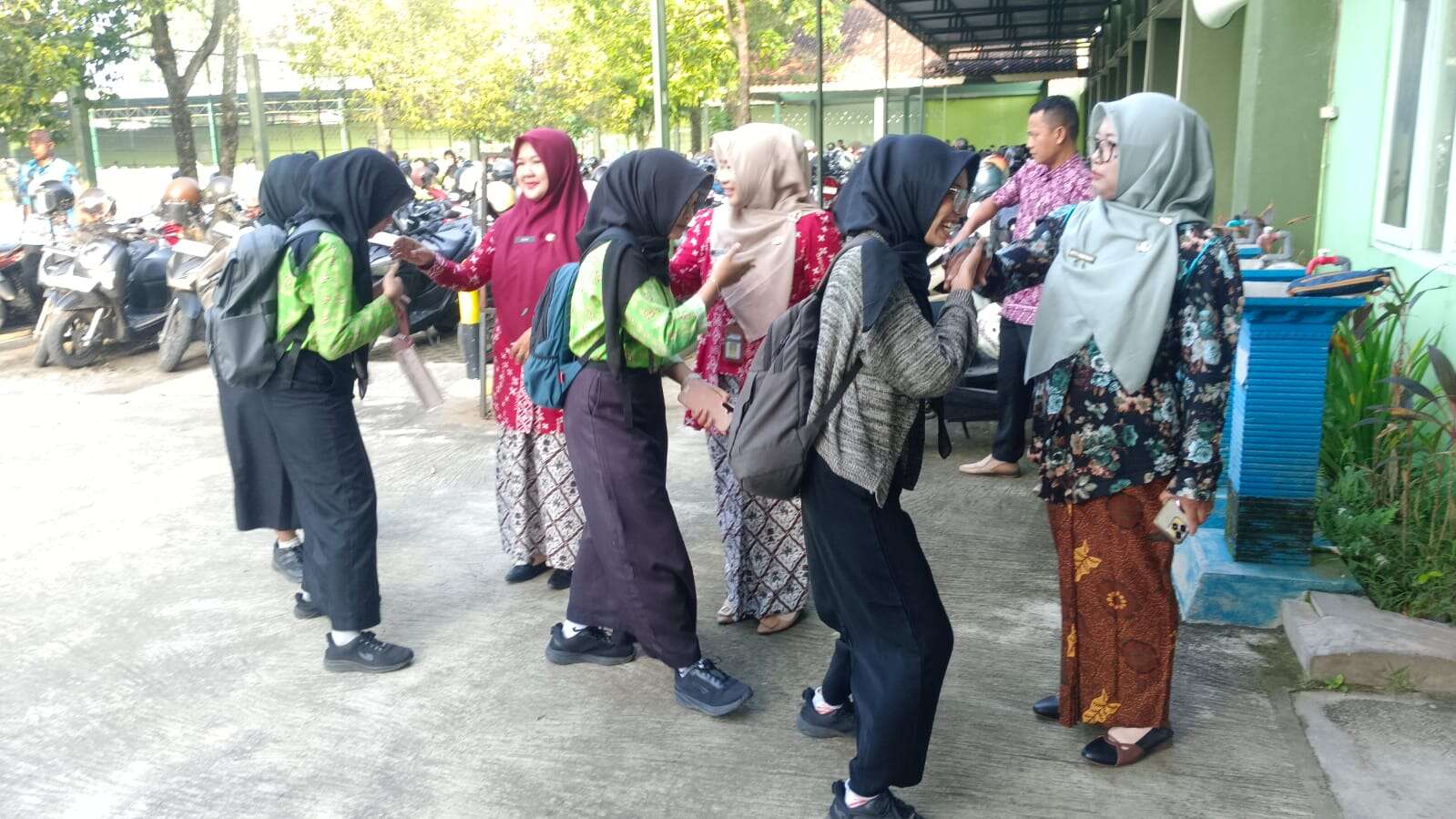 Senyum Salam Sapa warga SMAN 1 Wirosari